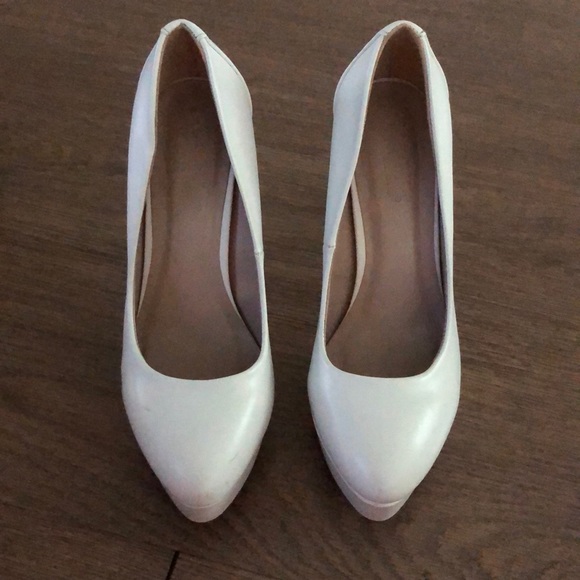 Heels - Picture 4 of 5